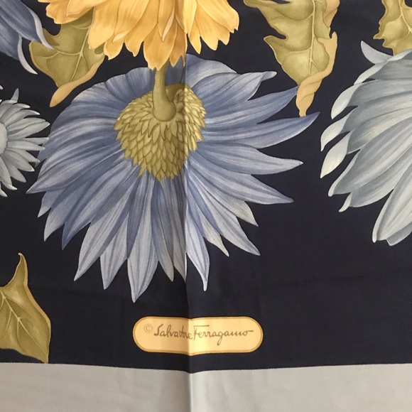 SALVATORE FERRAGAMO SILK SCARF - Picture 3 of 11